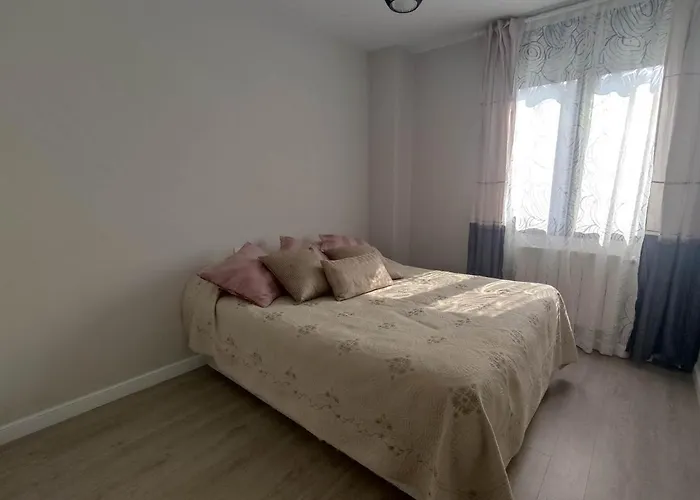 Precioso Con Terraza, Pistas De Padel Y Piscinas *