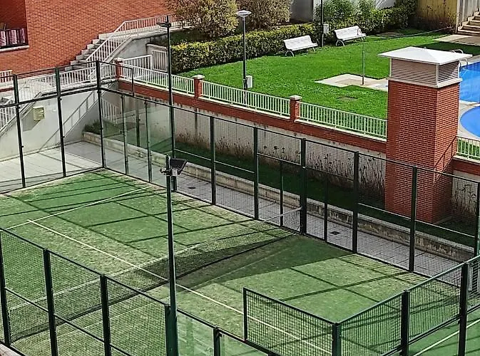 Precioso Con Terraza, Pistas De Padel Y Piscinas *